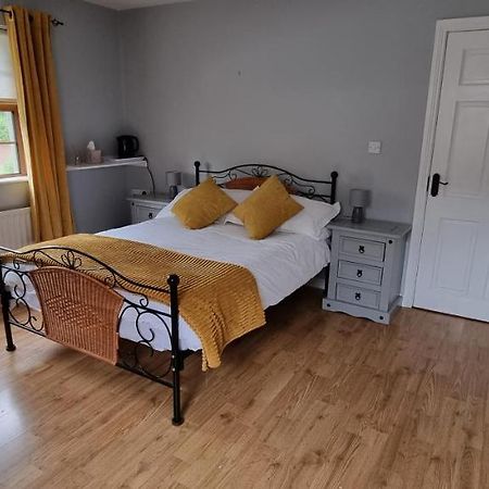 The Madden Guest House Gilford Exteriör bild