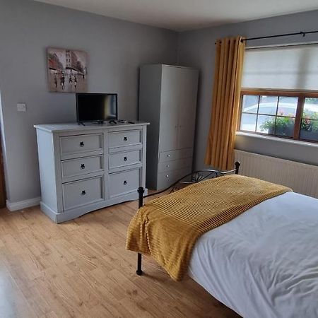 The Madden Guest House Gilford Exteriör bild